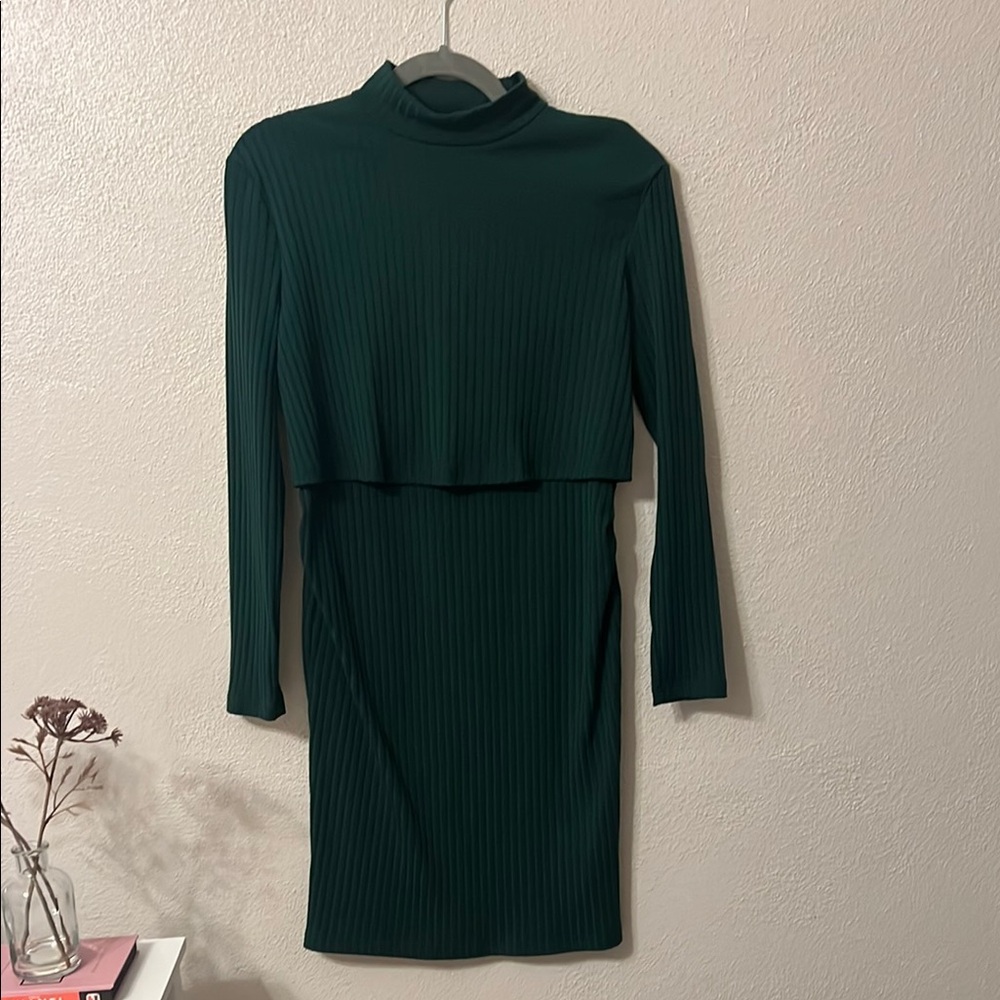 Elegant Green Ribbed Maternity Dress